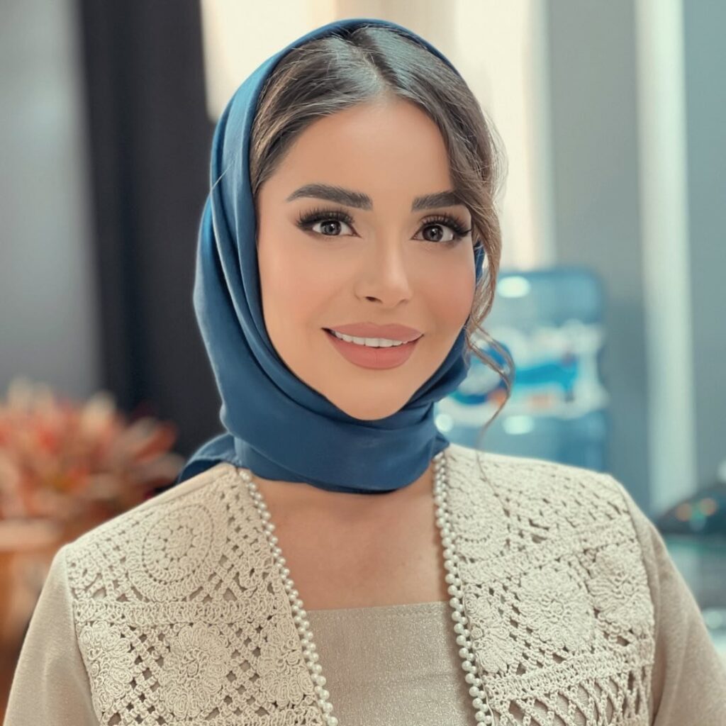 خاطره احمدی