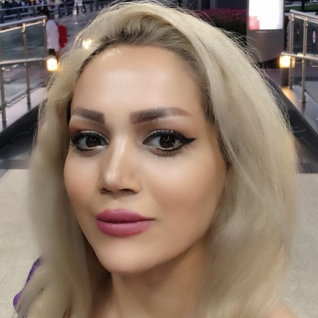 مونا عاصمی