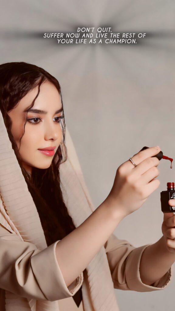 فاطمه ابراهیمی خدمات ناخن