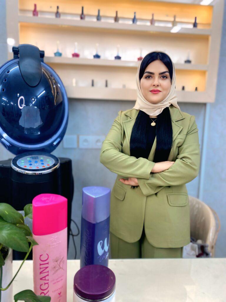 زهرا عَلیکی خدمات تخصصی مو قیامدشت