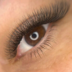 نسیم محمدی اکستنشن مژه و لیفت ابرو